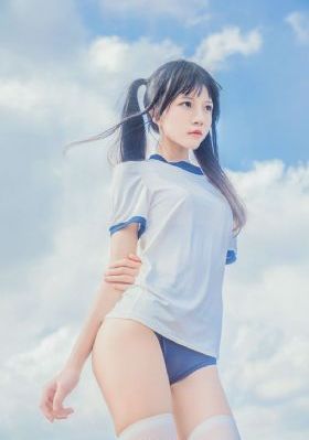 欧美二级_十万网红美女美酱